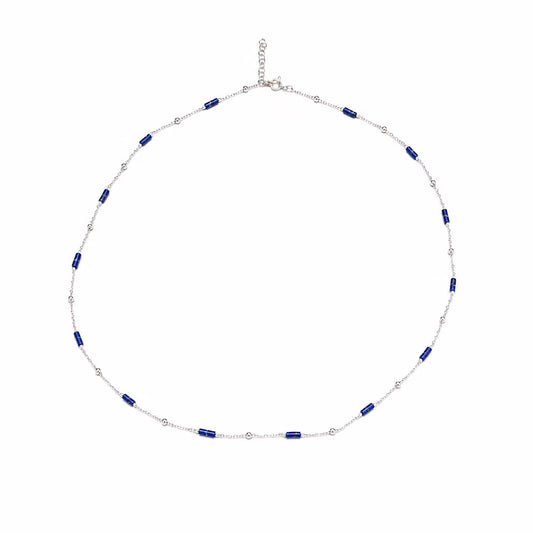 Srebrna ogrlica s lapis lazuli detaljima u duboko plavoj boji