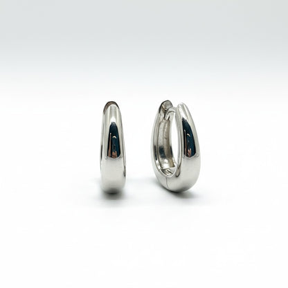 Naušnice srebrne 1,8 × 1 cm