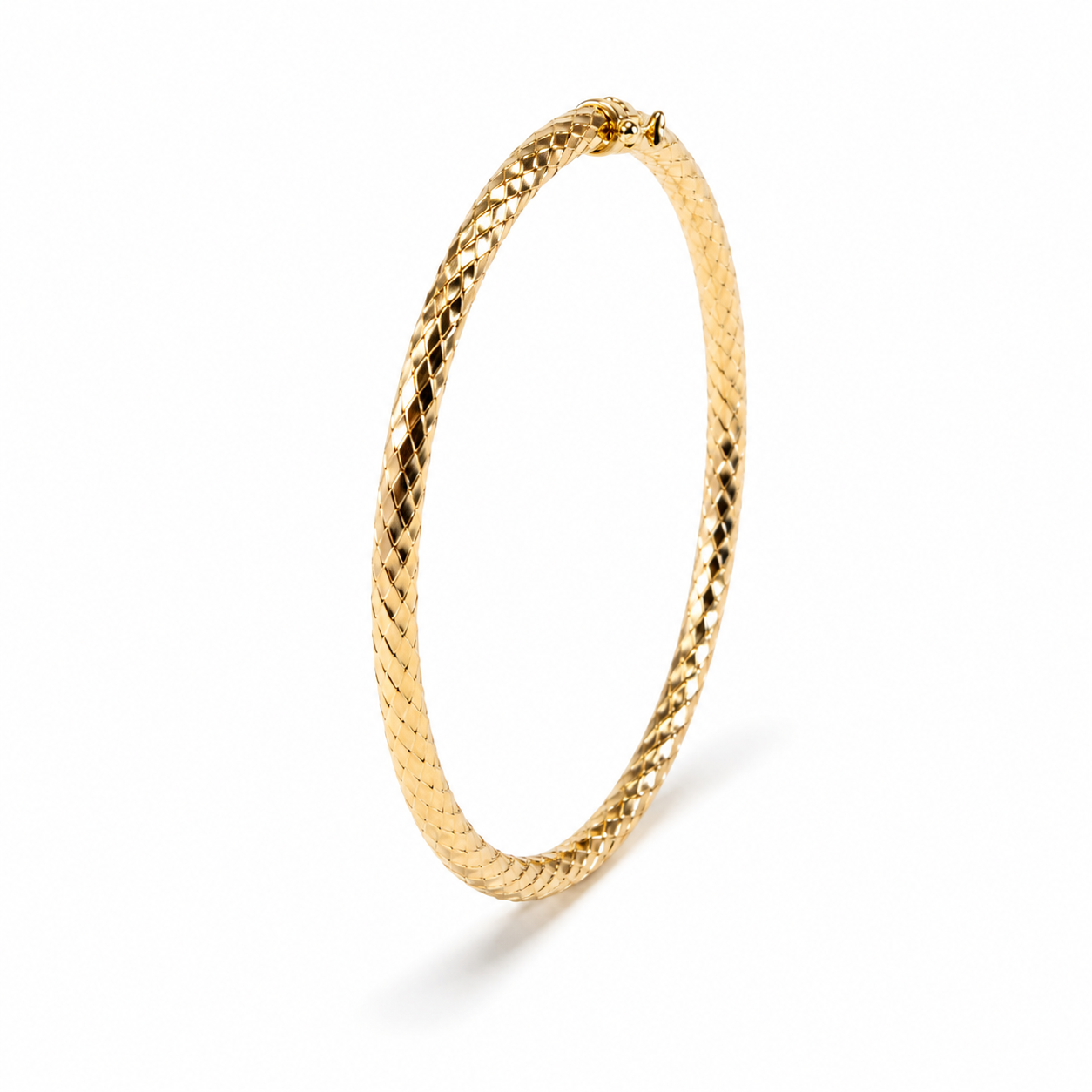 Narukvica zlatna 14KT

Ova elegantna narukvica izrađena je od 14-karatnog žutog zlata i odiše bezvremenskom elegancijom. Njezin promjer od 6 cm omogućuje stabilno i udobno pristajanje na zapešću. Zahvaljujući klasičnom dizajnu, idealna je za svakodnevno nošenje ili posebne prigode, dodajući suptilan i luksuzan detalj vašem stilu.