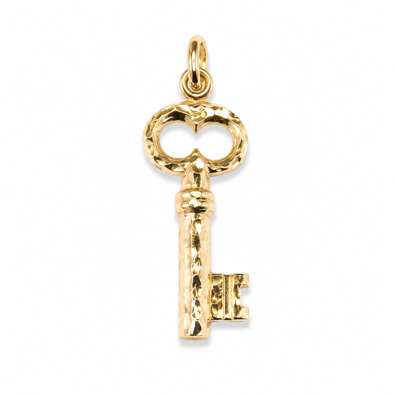 Privjesak ključ od zlata 14KT u žutom tonu, dimenzije 3 cm x 1 cm.