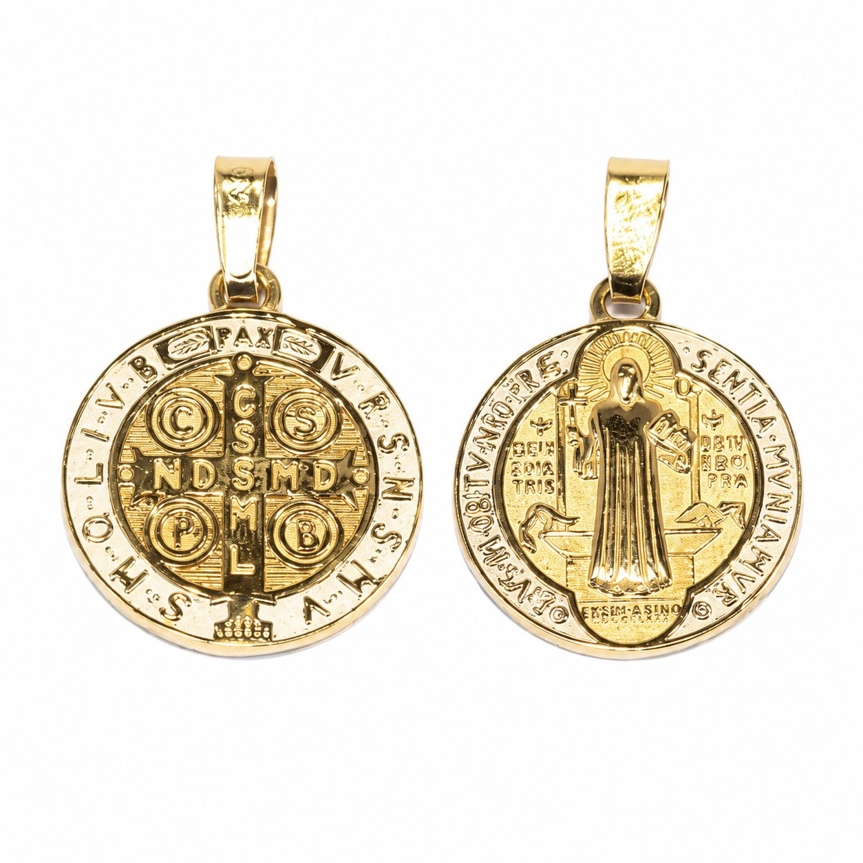 Privjesak medaljon od zlata 14KT u višebojnom tonu s dva lica, dimenzije 2.5 cm x 2 cm.