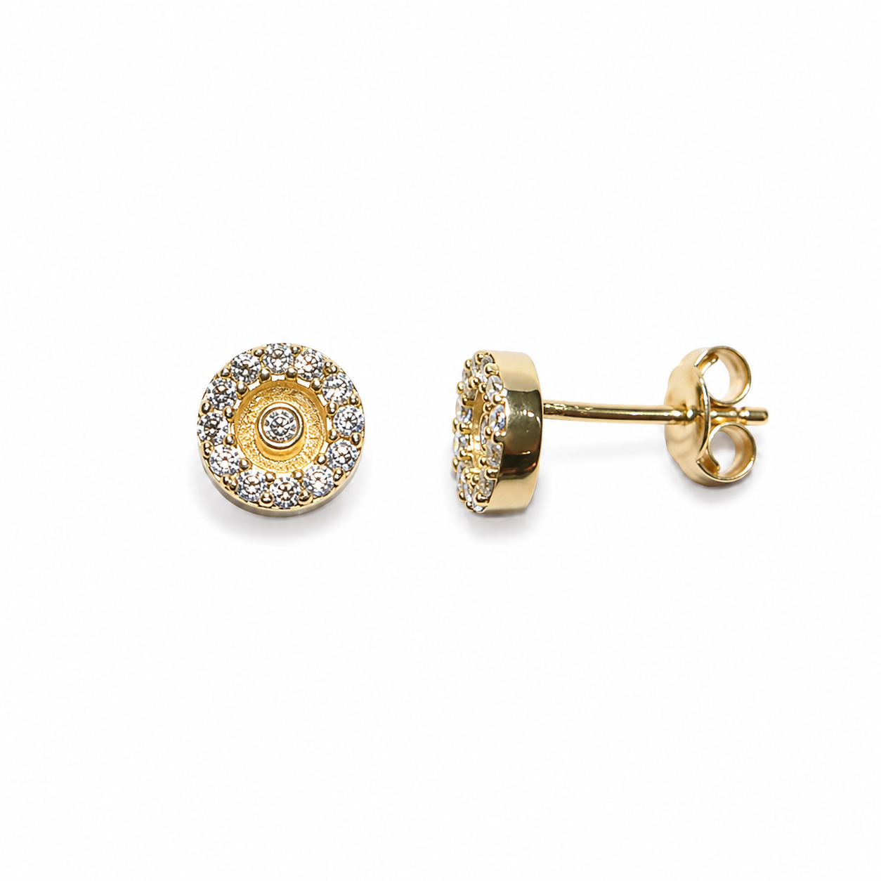 Naušnice zlatne 14KT štift

Ove elegantne štift naušnice izrađene su od 14-karatnog žutog zlata i odišu suptilnom, bezvremenskom elegancijom. Njihova veličina od 0,5 cm pruža izrazito diskretan i minimalistički izgled. Idealne su za svakodnevno nošenje, kombiniranje s drugim nakitom ili kao nježan i profinjen detalj vašem stilu.
